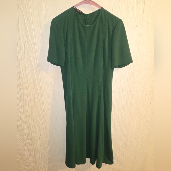 LAFAYETTE 148 New York, size 2 Dress. Beautiful Green Color -  hulwithkids.com